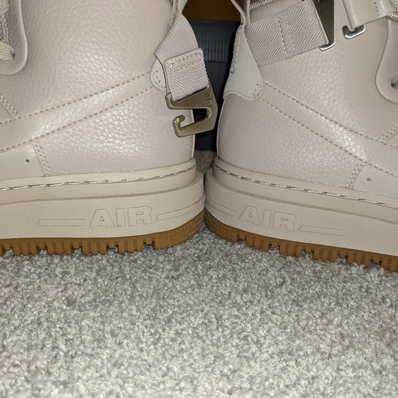 AF1 SE utility - Picture 6 of 12